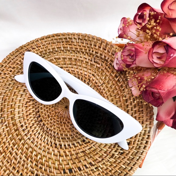 Retro CatEye Frame Sunglasses - Picture 2 of 3